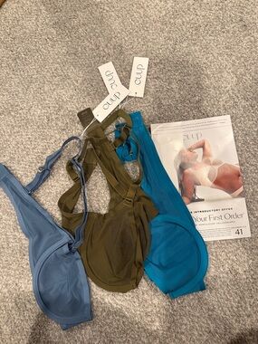 CUUP Underwire Bras in Olive Green and Teal Blue
